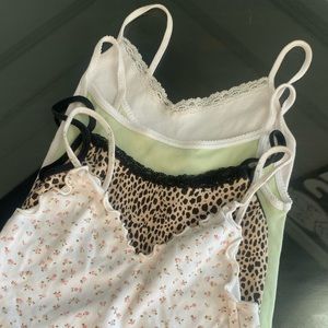 4 Brandy Melville Tanks